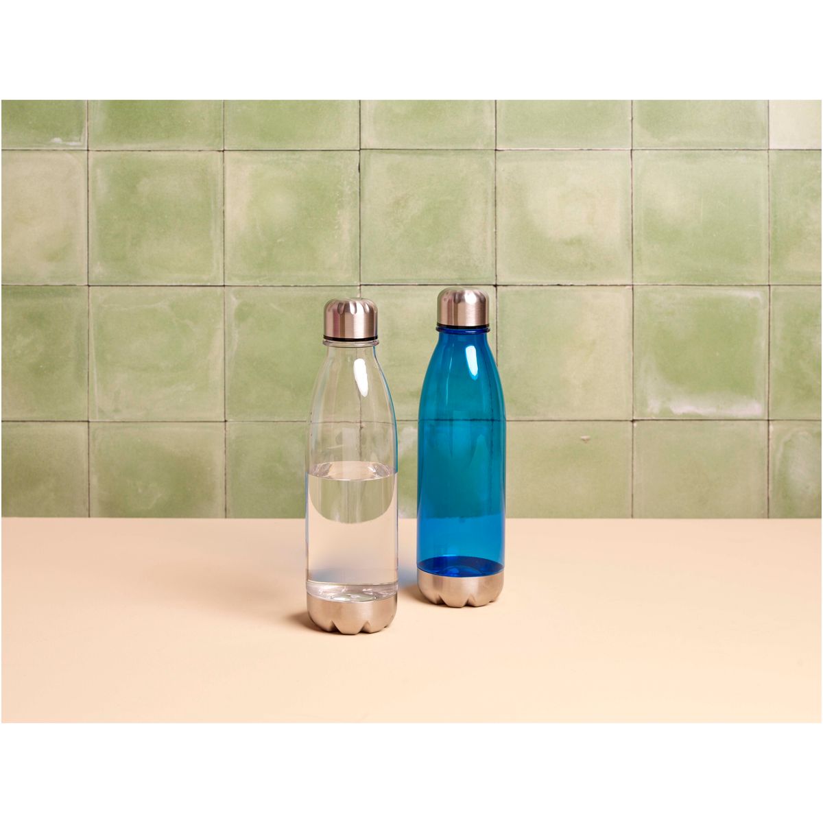 Breukvaste kunststof drinkflessen 685 ml met RVS-dop en -bodem