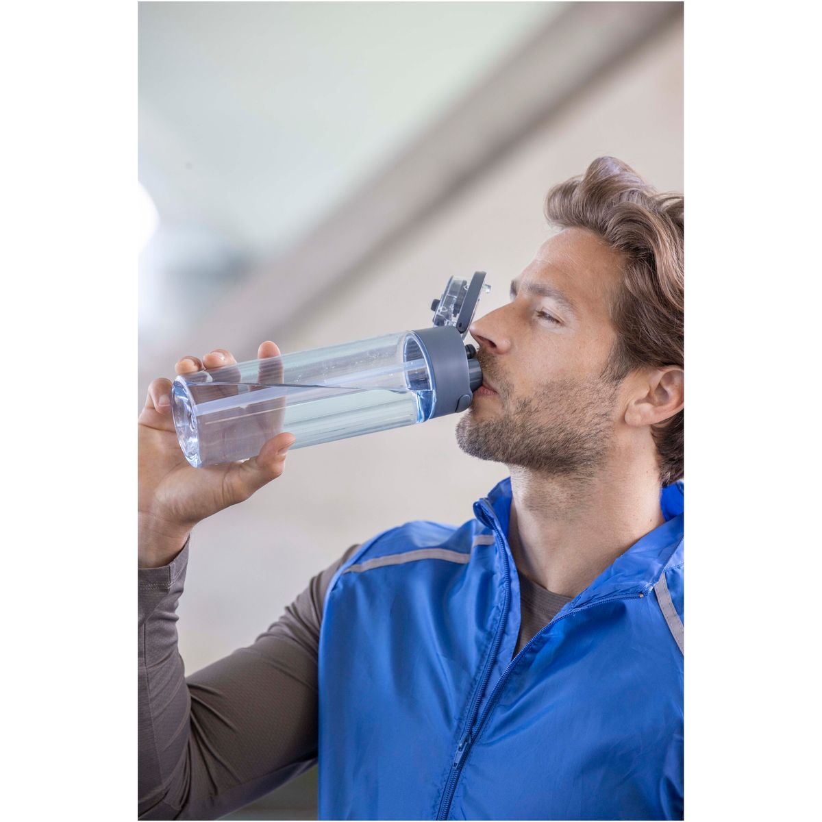 Gerecyclede PET-waterflessen 700 ml met uitklapbaar rietje