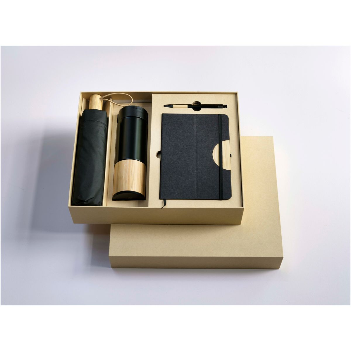 Geschenksets met A5-notitieboek, balpen, waterfles en paraplu
