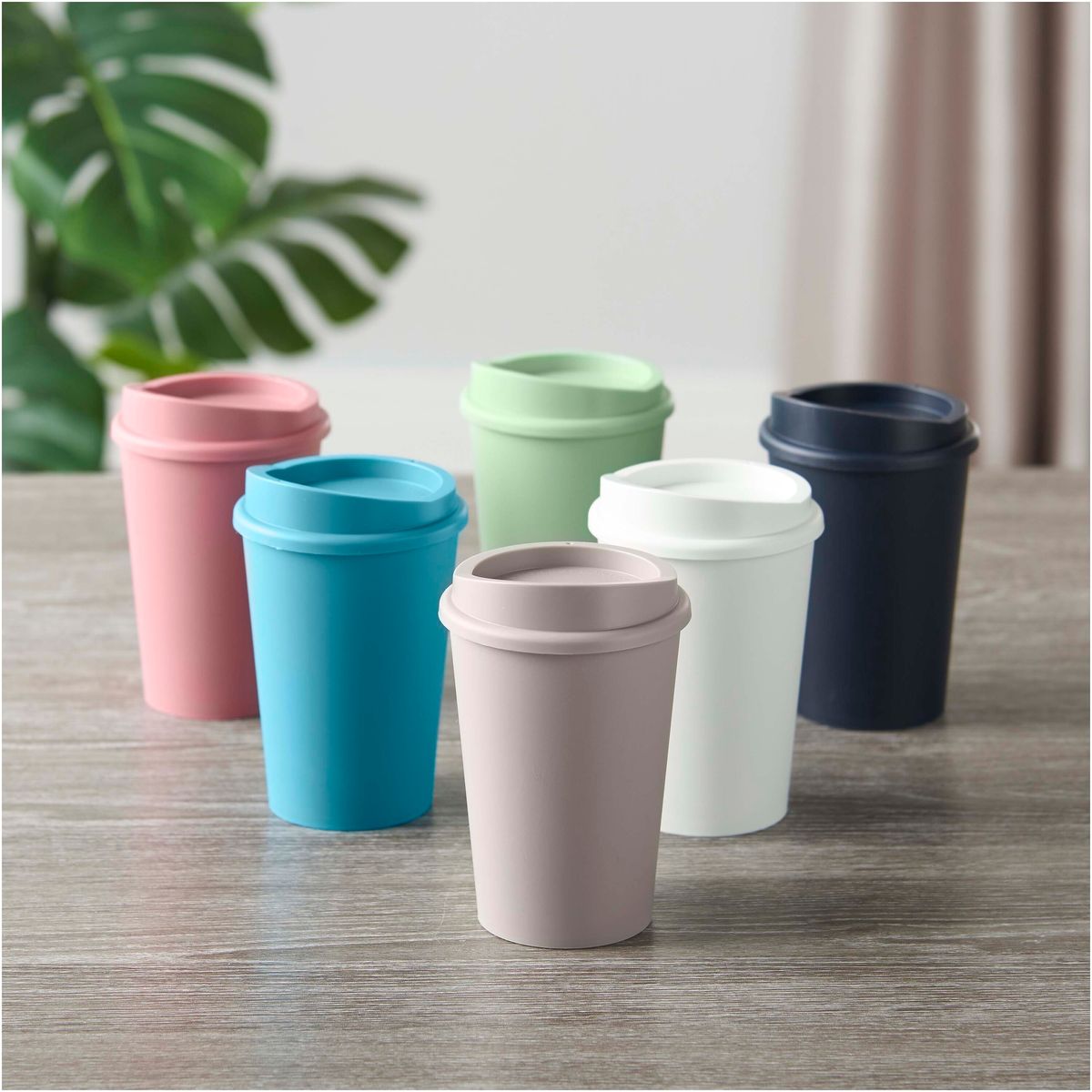 Koffiebekers to go 300 ml met 25% suikerrietplastic en klikdeksel