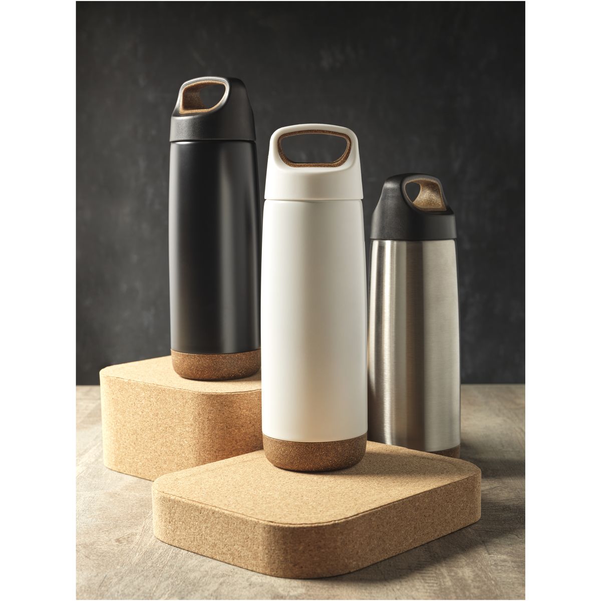 RVS-thermosflessen 600 ml met koper-vacuümisolatie en kurkdetails