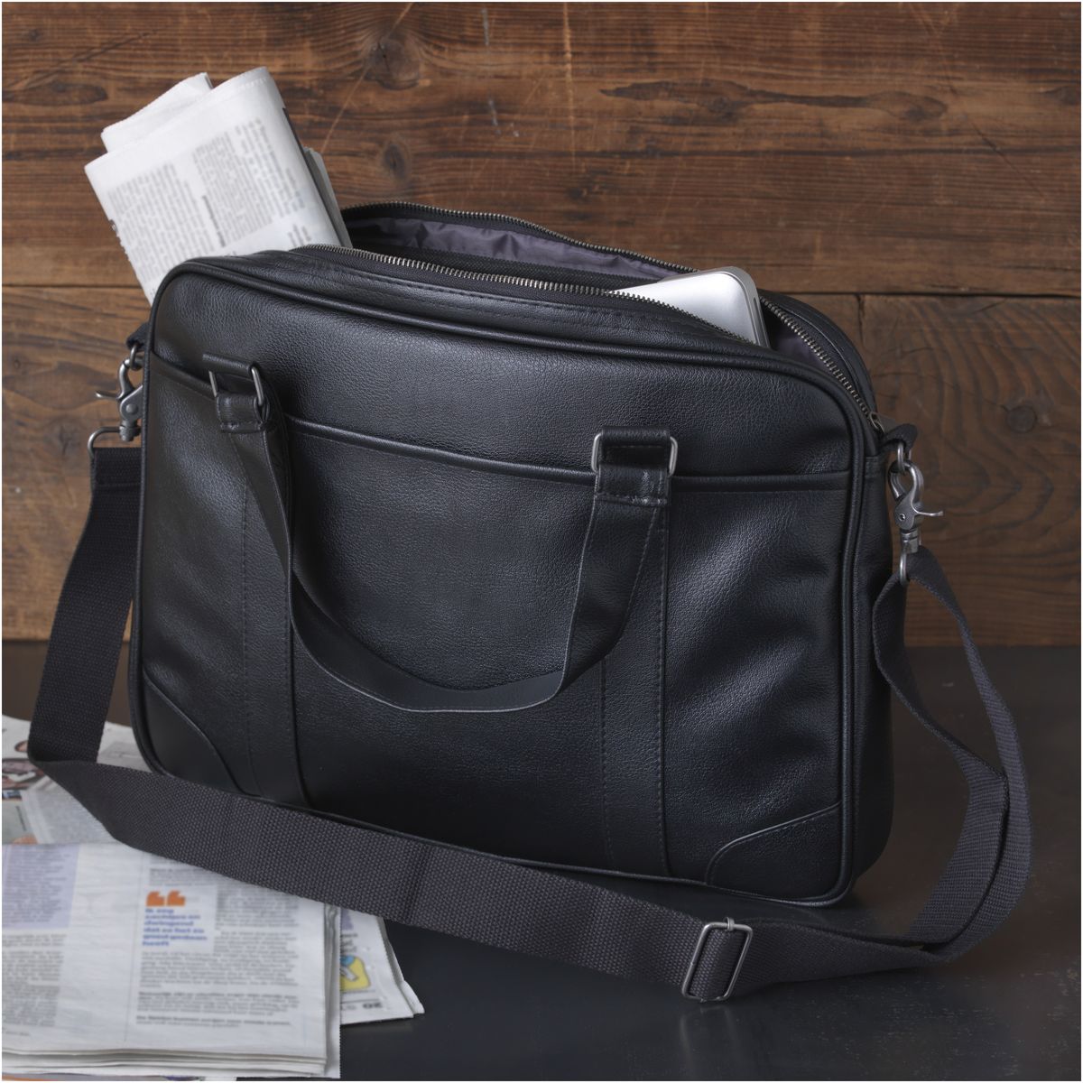 Vinyl laptoptassen 15,6 inch, 5 liter